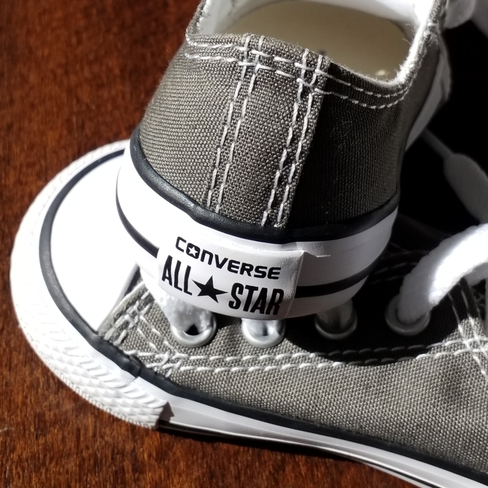 🔴 Converse Tennis Shoes Baby Size 4
